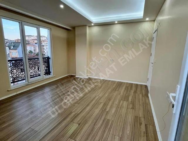 Ülgen İnş Eyüp Silahtarağa Kiralık 2+1 Kat 6 Otoparklı