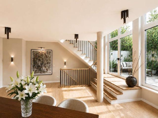 ULI VOGELER GmbH Exklusive Neubau Wohnung über 3 Ebenen in greifbarer Alsternähe