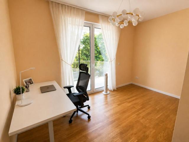 ully furnished 4 room apartment with 46 m² roof terrace Berlin Spandau