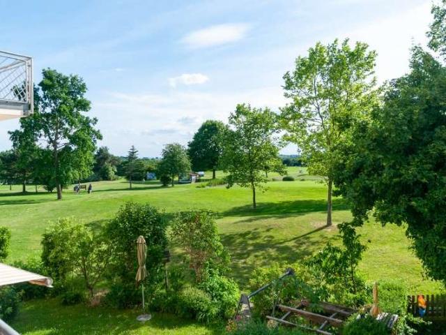 Ullersdorf 2 Zimmer Wohnung mit Dachterrasse und direktem Blick auf den Golfplatz