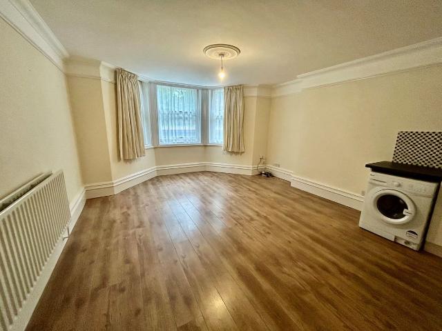 Ullet Road, Liverpool L17, 2 bed flat to rent, £1,000 pcm | PrimeLocation