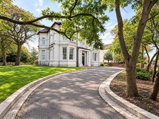 Ullet Road, Princes Park, Liverpool. 3 bed apartment to rent £1,500 pcm £346 pw