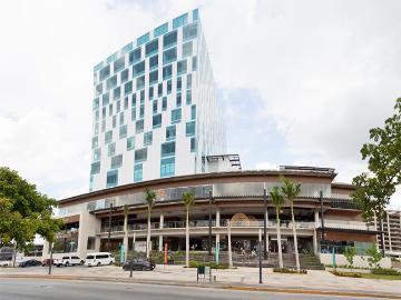Ultimos locales comerciales a 200 metros de la Zona Hotelera, Bonampak