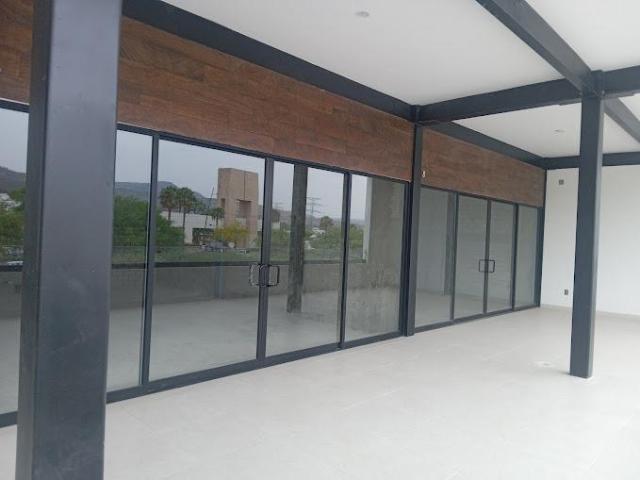 ULTIMOS LOCALES EN PLAZA AFFARE