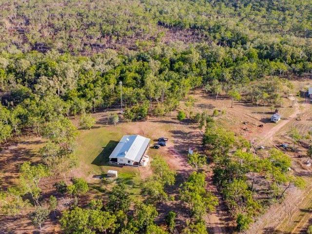 Ultimate Top End Sanctuary: 320 Acre Off Grid Luxury Estate with Twin River Junction