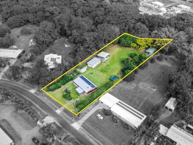 Ultimate Acreage Living: 5,317m2 Block with Creek Boundary, Solar & Exceptional Infrastructure!