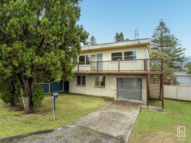 Ultimate Beachside potential Side Access on Large Block