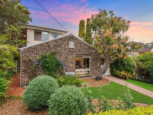Ultimate Coastal Convenience Just a Short Walk to Terrigal Beach