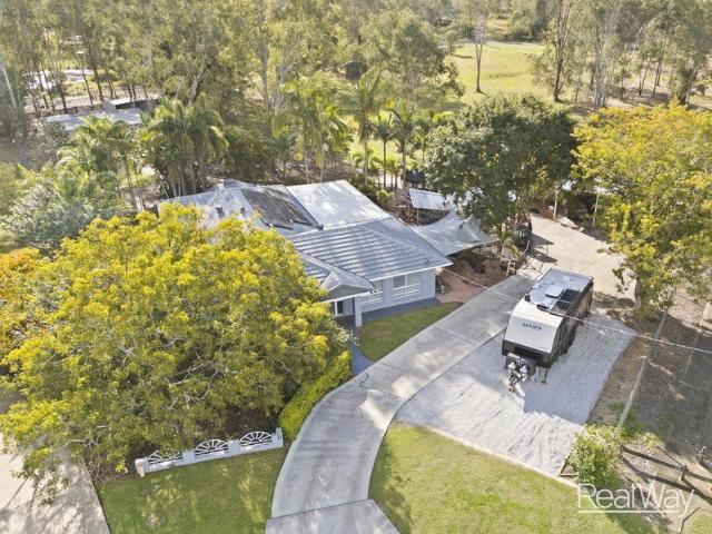 ULTIMATE FAMILY ENTERTAINER ON 2714M2