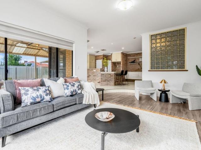 Ultimate Family Entertainer on a Huge 775sqm Block