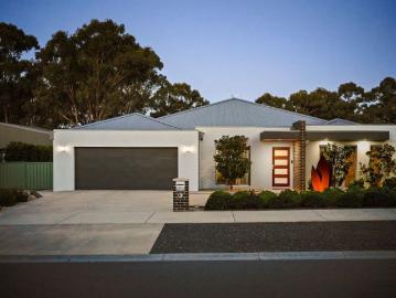 Ultimate Family Home with Pool, Shed & Side Access