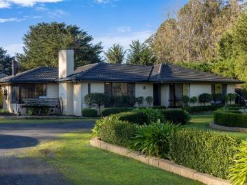 Ultimate Family Lifestyle Package: 5 Acres, Pool & Paddocks!
