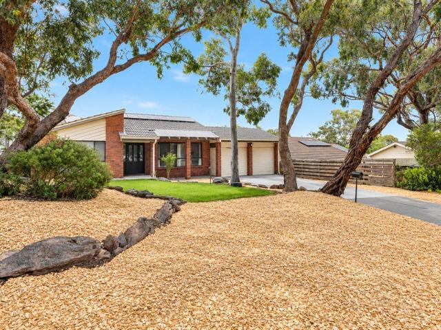 Ultimate Family Lifestyle with Flexible Living and Golf Course Views