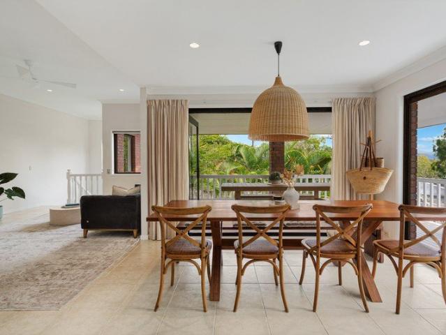 Flexible Family Haven with Exceptional Dual Living Potential