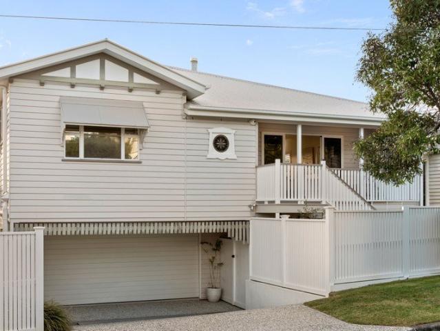 Ultimate home in first class family lifestyle precinct