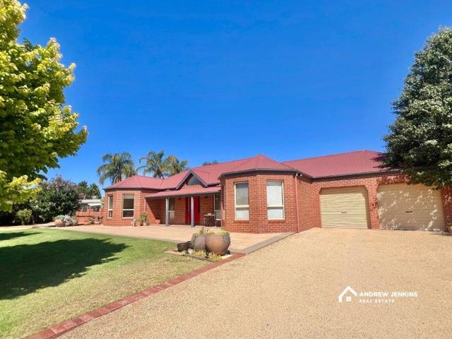 Ultimate Lifestyle Living in Sought After Barooga Location