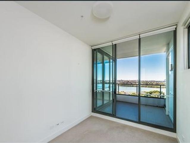 Ultimate Living in the Heart of Rhodes Near New 1 Bedroom Apt in Mirvac Pinnacle
