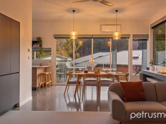 Ultimate New Build in Urban Locale