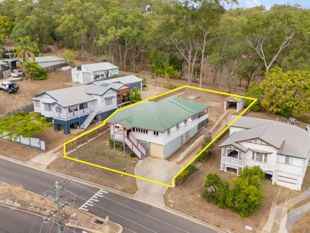 Ultimate Queenslander with City Central Views