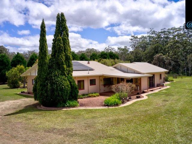 Ultimate relaxed rural Paradise: 4BR Home, 9 Acres, 450m+ Millstream River