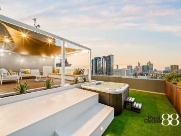 Ultimate Sky Penthouse with Exclusive Rooftop Love Where you Live