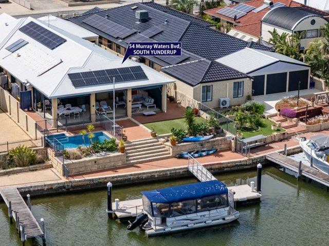ULTRA WIDE CANAL / FLOATING JETTY