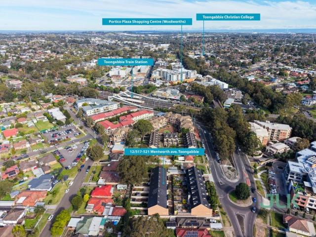 Ultra Convenient Modern Living 3 Bed with Lock Up Garage Townhouse in Toongabbie Just Walk to Station!
