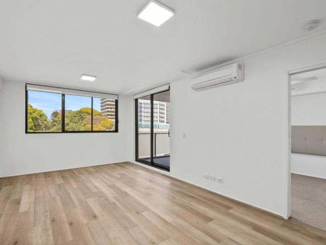 Ultra Convenient Apartment