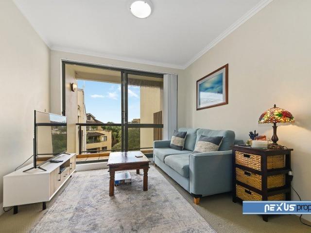 Ultra Convenient Lifestyle Apartment with Separate Study Nook