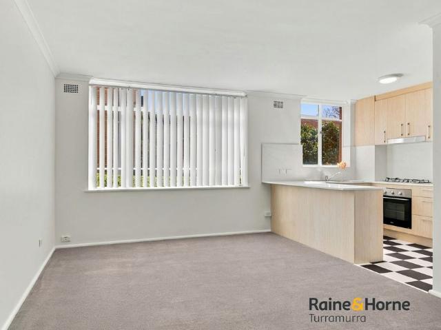 Ultra Convenient Living in a Boutique Complex