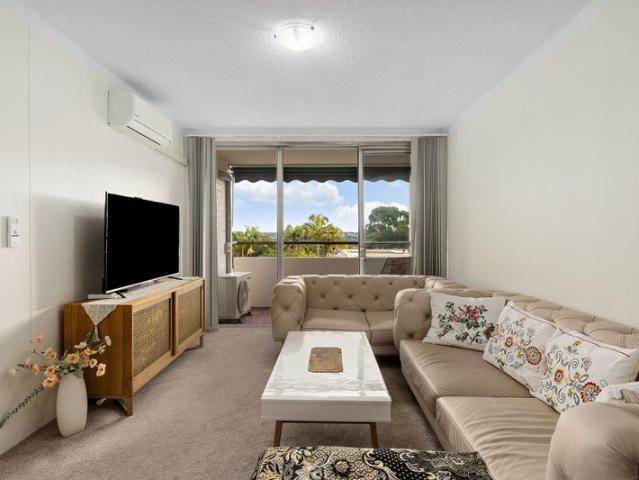 Ultra Convenient Location & Northerly Aspect