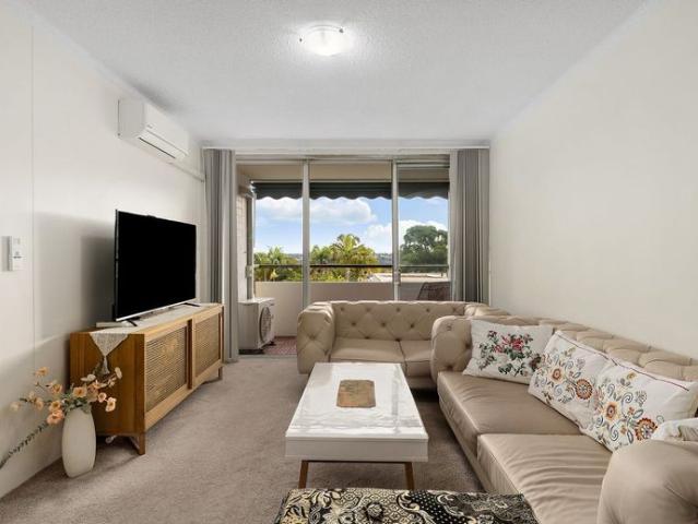 Ultra Convenient Location & Northerly Aspect
