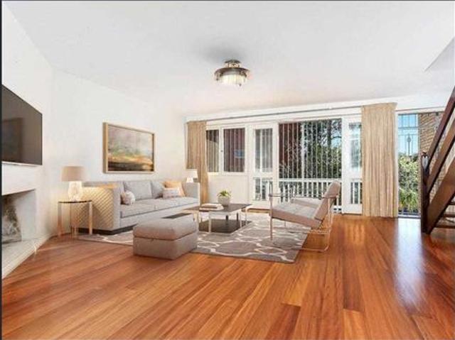 Ultra convenient location, Abundance of space !