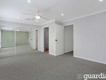 Ultra Convenient townhouse in the heart of Galston Village