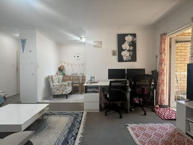 Ultra Convenient 2 Bedroom Apartment | Walk to Everything!
