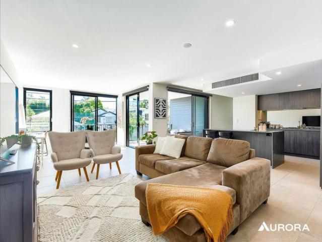 Ultra Convenient 3 Bed Balmoral Lifestyle — Walk to Everything