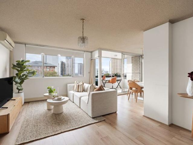 Ultra conveniently located apartment in the heart of Burwood