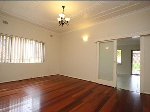 ULTRA CONVENIENTLY LOCATED FAMILY HOME