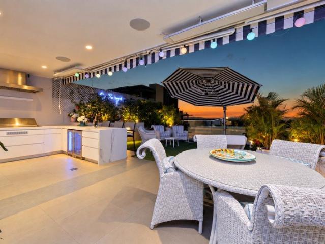 Ultra Luxury Waterfront Two Level Home in the Sky 427m² Penthouse Apartment