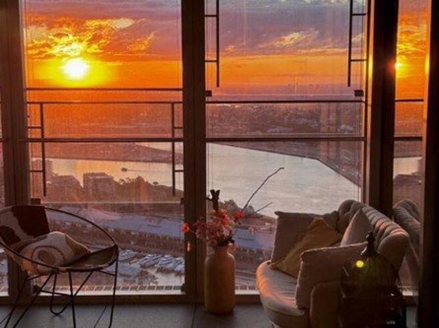 Ultra Luxury Waterfront Residence with Spectacular Harbour& City Views