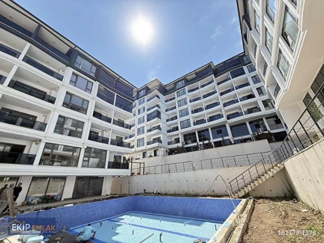 Ultra Lux Daire Havuzlu Sitede Satılık 1+1