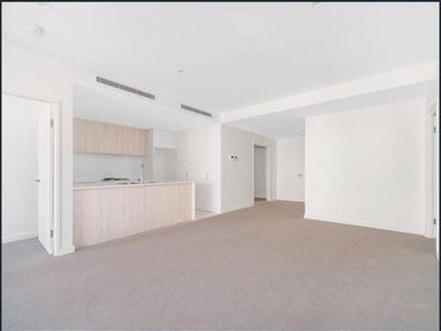 Ultra Modern 3 Bedroom + Study Room!