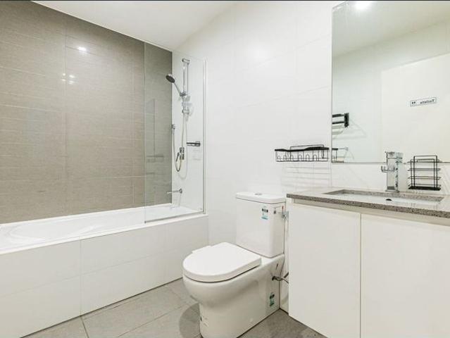 Ultra Modern 2 Bed Plus Study Apartment