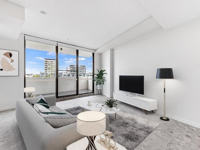 Ultra modern apartment with amazing finishes and pole position location