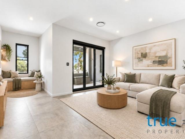 ULTRA MODERN DESIGNER HOME IN CONVENIENT LOCALE