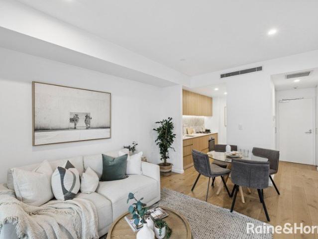 Ultra Modern One Bedroom Plus Study/2nd Bedroom