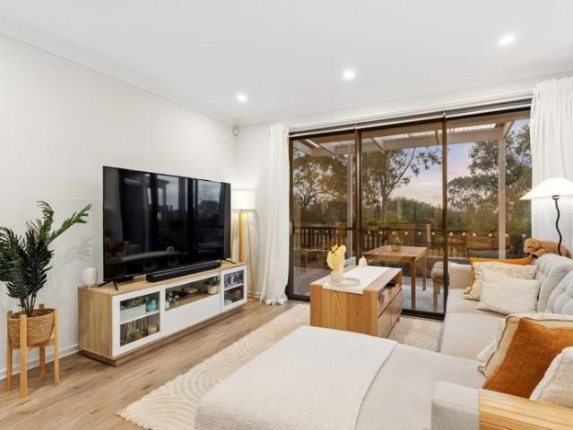 Ultra Modern Lakeside Luxury: Premium Townhouse Living