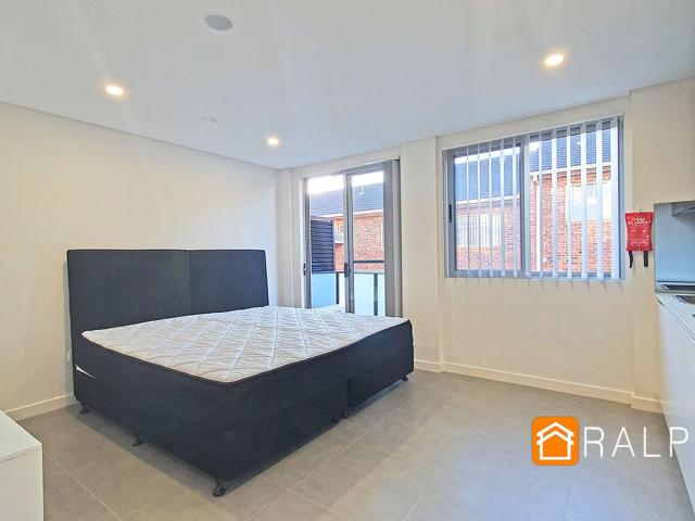 Ultra modern large size Studio live like you are in a hotel!