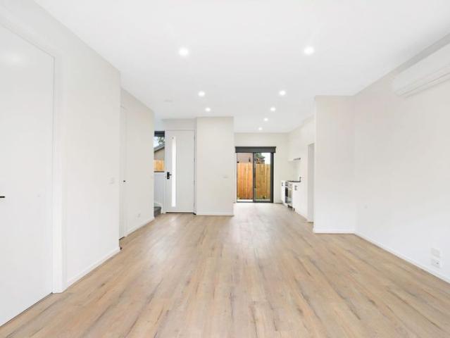 ULTRA MODERN LIVING!