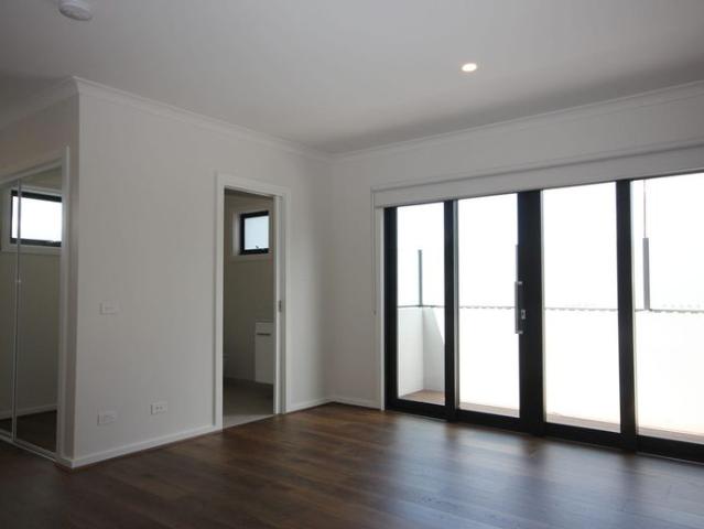 Ultra Modern Studio to Rent Close to Beach